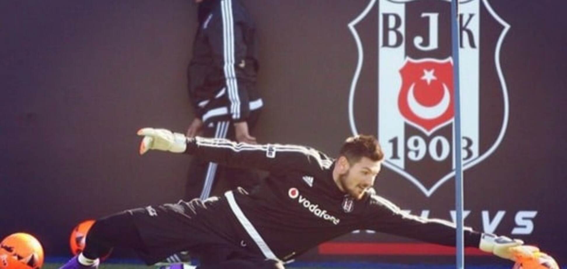 Наставник 'Бешикташа' наказал вратаря сборной Украины за неудачный матч