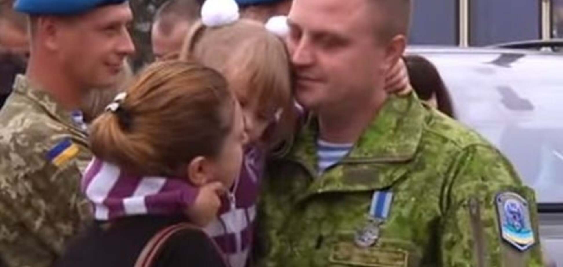 Десантники зворушливим відео привітали українських жінок з Днем закоханих 