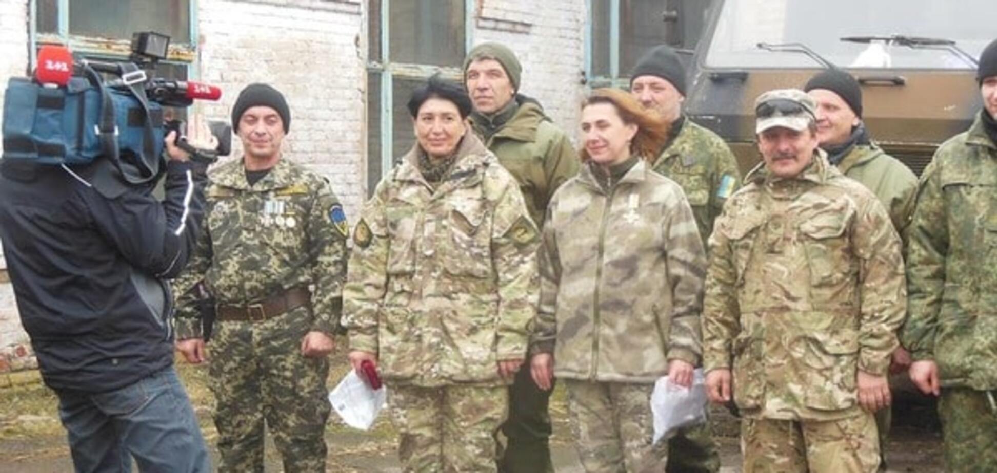 Волонтерская награда: женщин отблагодарили за помощь фронту