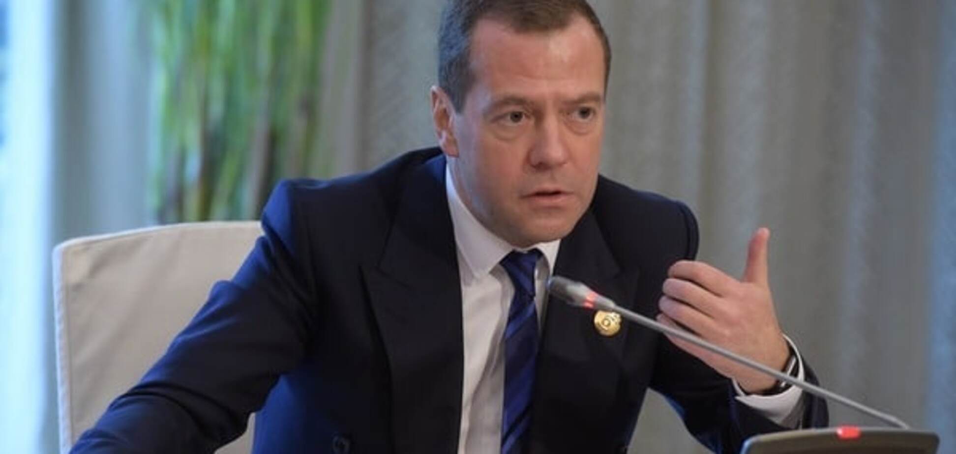 Кремль обурюється: Медведєв припустив блокування всього українського транспорту
