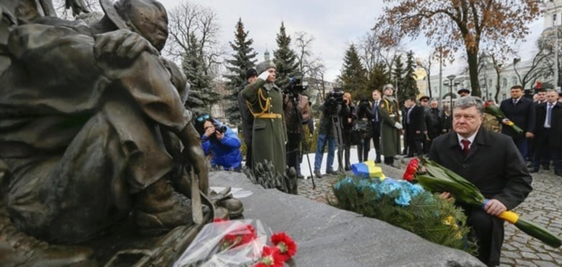 Відлуння чужих воєн: Порошенко нагадав про українців, які загинули за кордоном