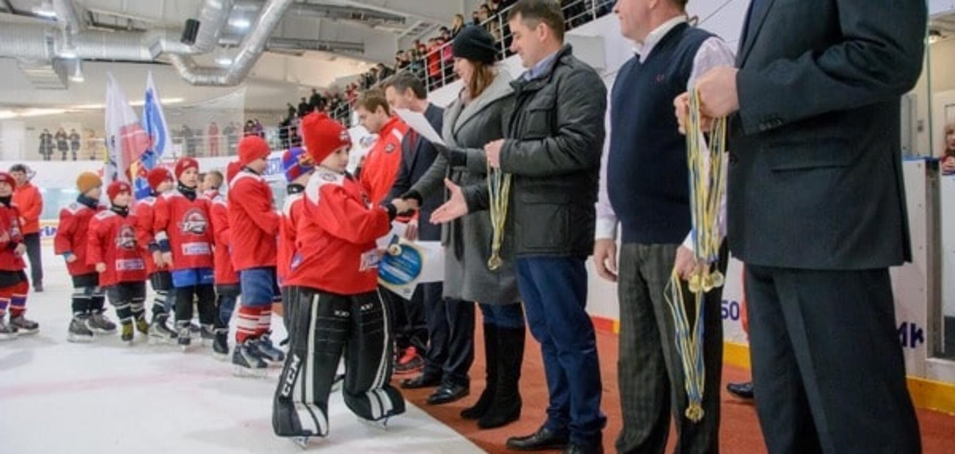 ХК 'Донбасс' провел детский региональный турнир