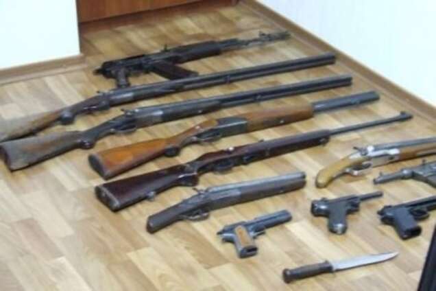 На Київщині вилучили зброю у незаконного добровольчого батальйону