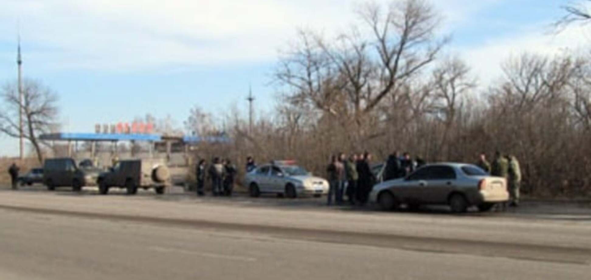 Полицейские устроили перестрелку с добровольцами возле Славянска: опубликованы фото
