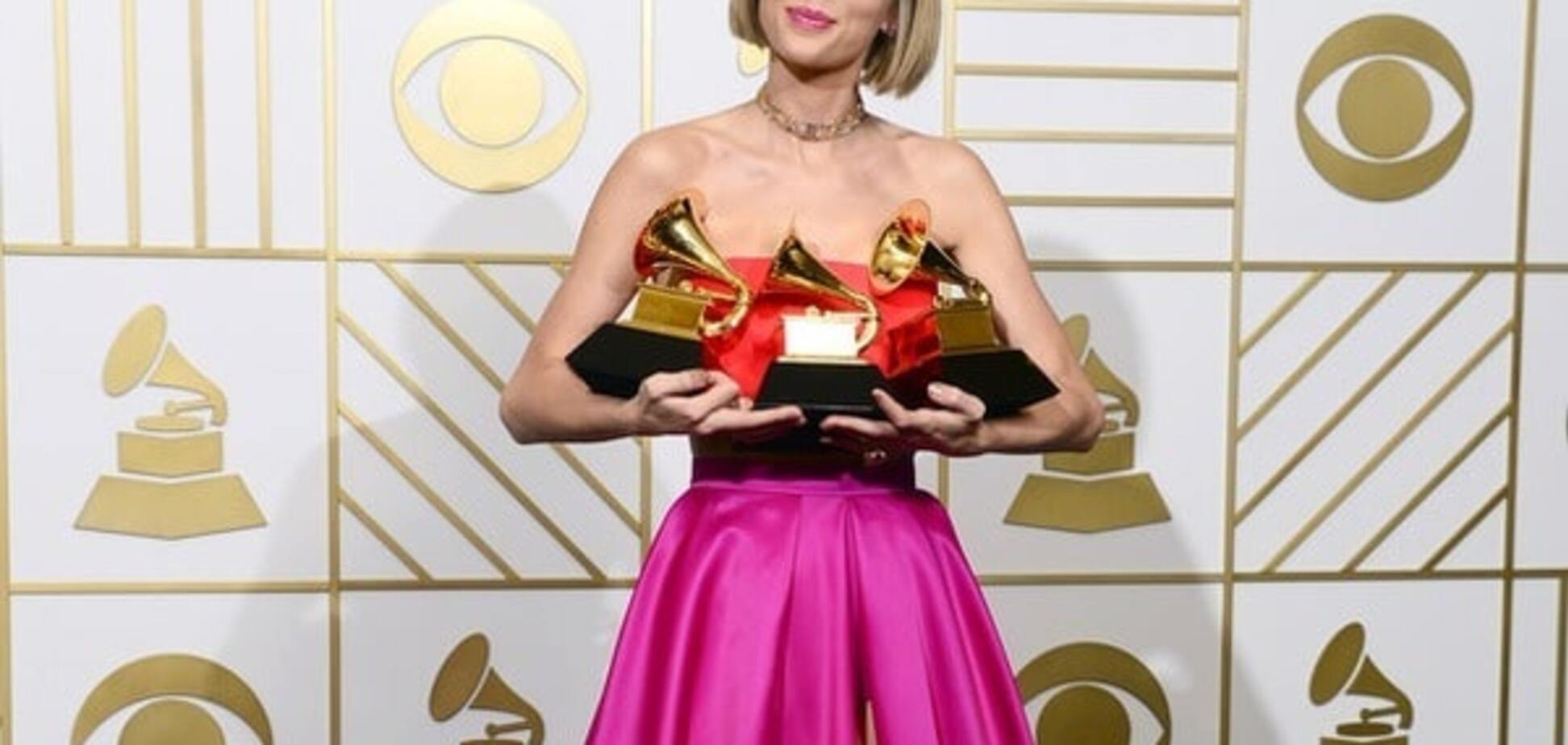 Тейлор Свифт поразила откровенным нарядом на Grammy 2016