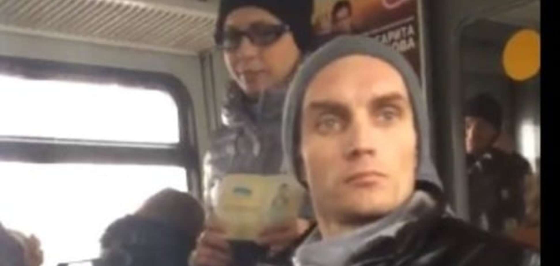 Путін, допоможи! Біженці з Донбасу просять у росіян милостиню в електричках: відеофакт