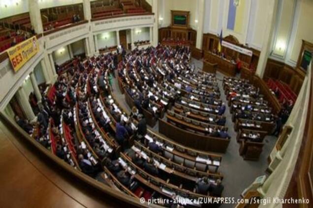 Рада скасувала скандальні поправки про декларації чиновників