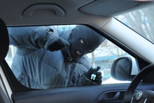 Рост преступности в Киеве: на охраняемых стоянках начали вскрывать автомобили