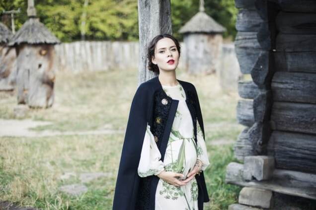 Беременная солистка The Hardkiss спела среди гор Карпат в клипе 'Helpless'