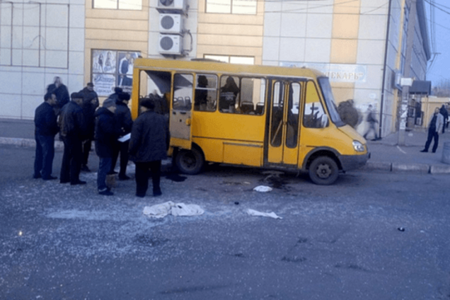 СМИ: в Макеевке в маршрутке рванула граната. Первые фото