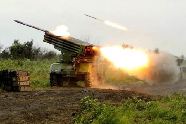 Это подготовка: эксперт назвал две причины применения 'Градов' в Донецке