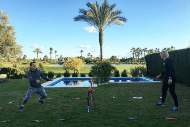 Коноплянка показал, как совершенствует свою технику: яркое фото