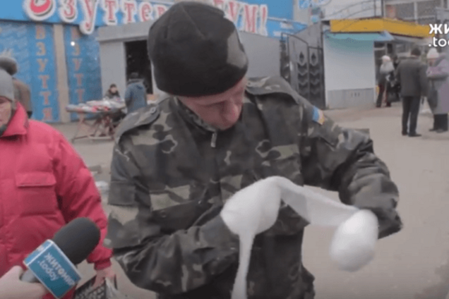 В Житомире разоблачили зека, выдававшего себя за 'безрукого АТОшника': видеофакт