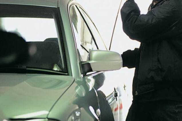 В Киеве неизвестные вскрыли автомобиль судьи