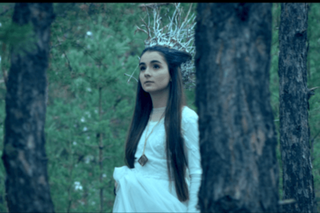 Экс-участница 'Голосу діти' стала лесным духом в новом клипе