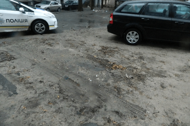 Наглые и находчивые: в Киеве задержали угонщиков, кравших машины с эвакуатором