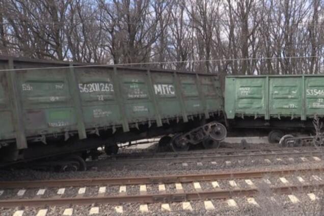 Появились фото железнодорожного 'теракта' в Ясиноватой