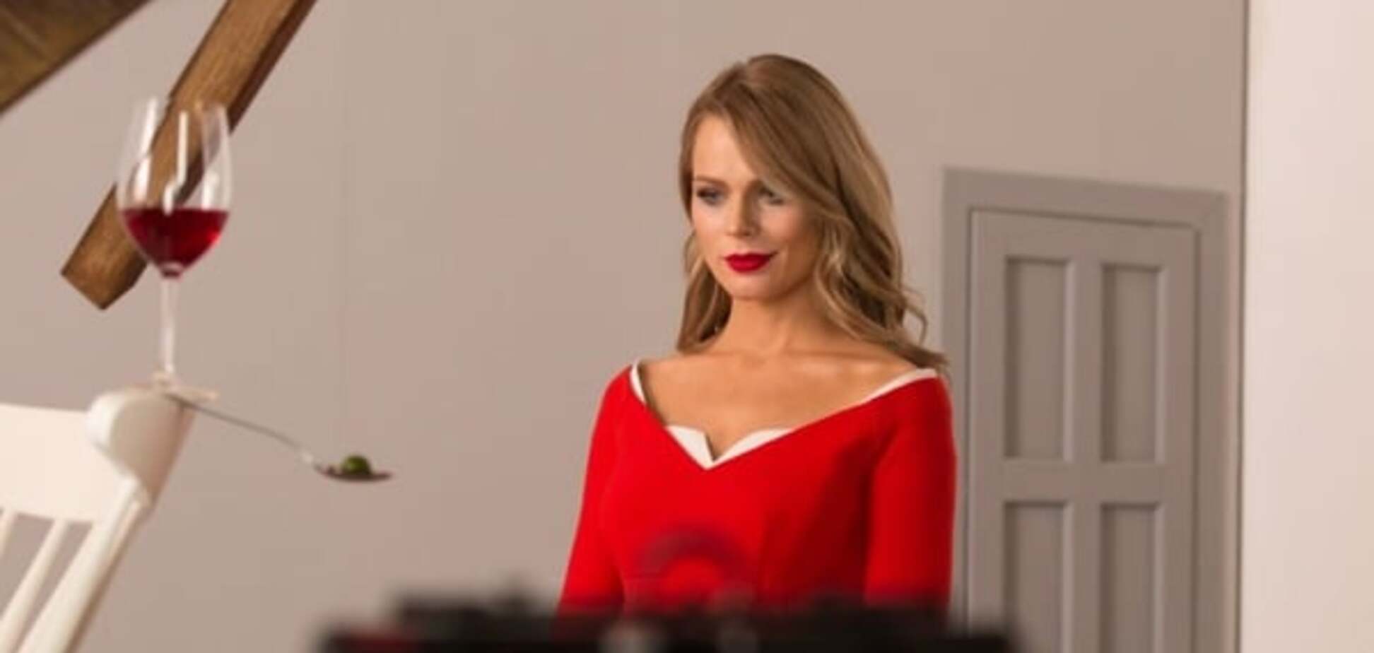 В сеть попали фото Фреймут с округлившимся животом