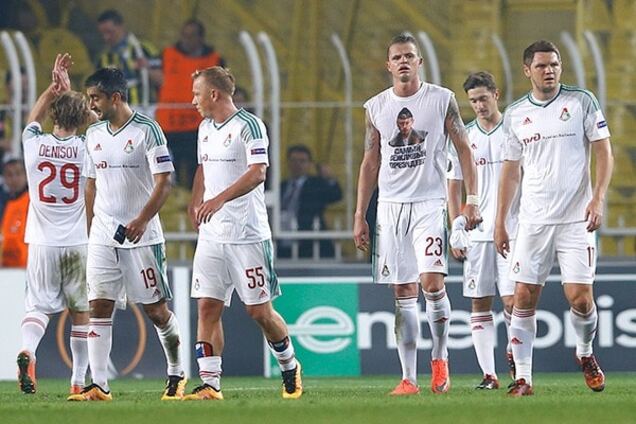 Российский клуб рекордно наказал своего футболиста за футболку с Путиным