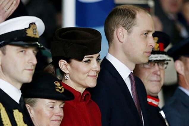 Беременная Кейт Миддлтон в шляпке Шапокляк посетила гарнизон