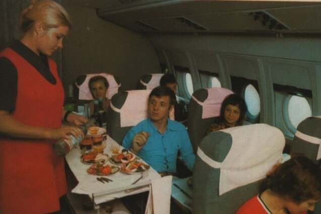 Туризм в СССР: как летали в первом классе самолета советские люди