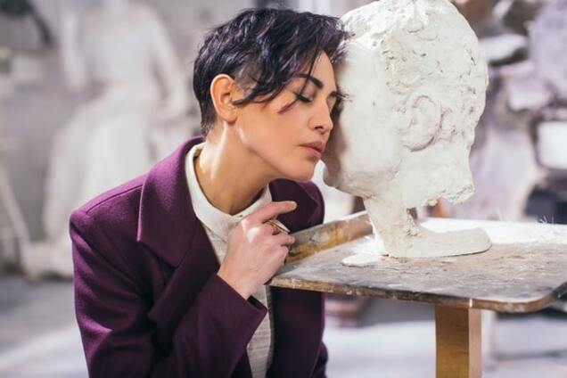 Украинская Моника Беллуччи закрутила роман с молодым певцом