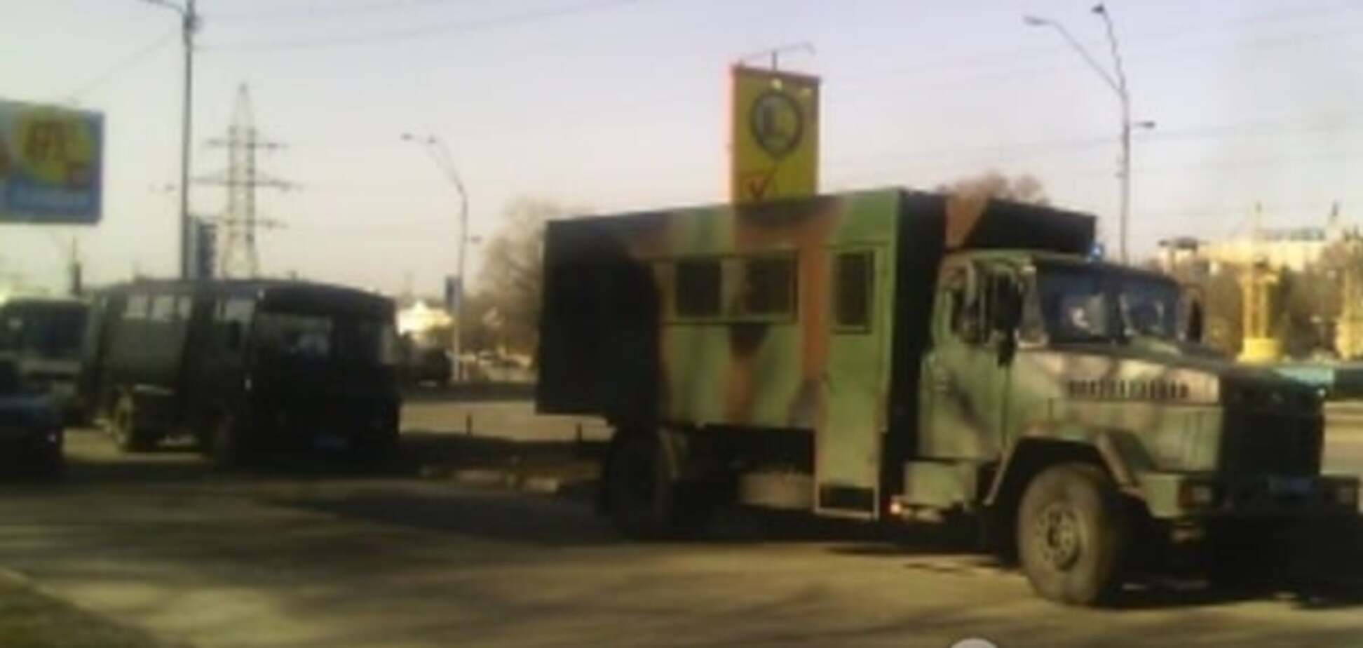 В Киеве на скандальную стройку прибыли грузовики с Нацгвардией: опубликованы фото
