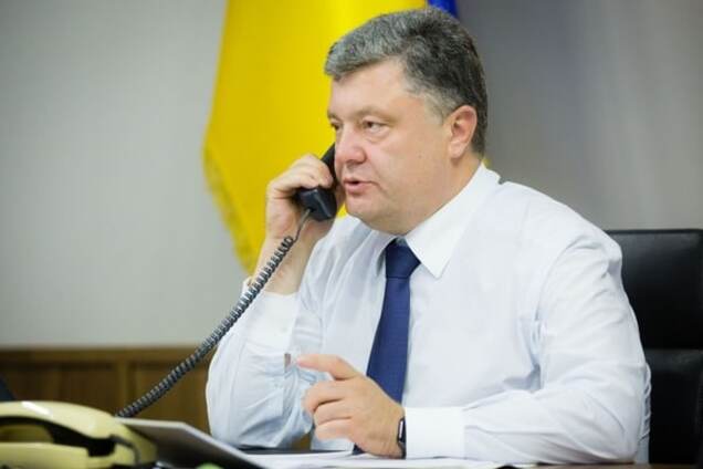 Порошенко обсудил с Байденом ситуацию в Марьинке