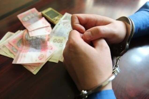 'Вкрав, випив - у тюрму': на Київщині затримали п'яного злодія-таксиста