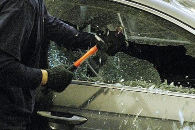 Разгул преступности: в Киеве за сутки вскрыли четыре десятка автомобилей