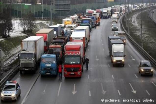 Як вплине 'транзитна війна' України і Росії на перевізників і споживачів