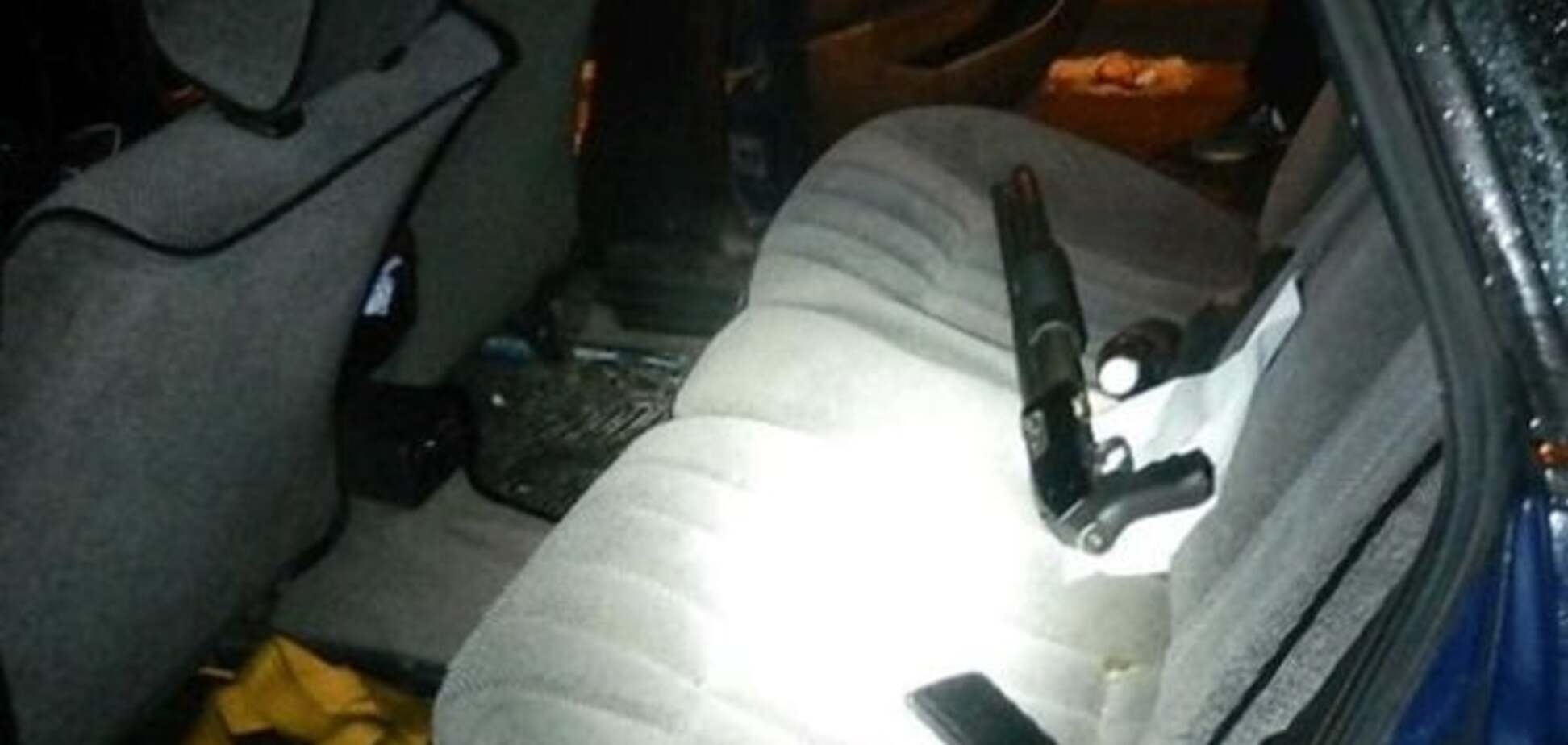 В Киеве полиция задержала пьяного водителя с оружием