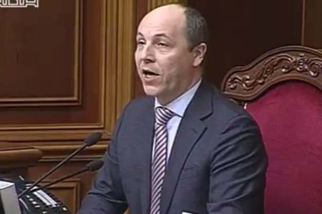 Парубий заверил, что коалиция 'существует' и распустил Раду до 15 марта