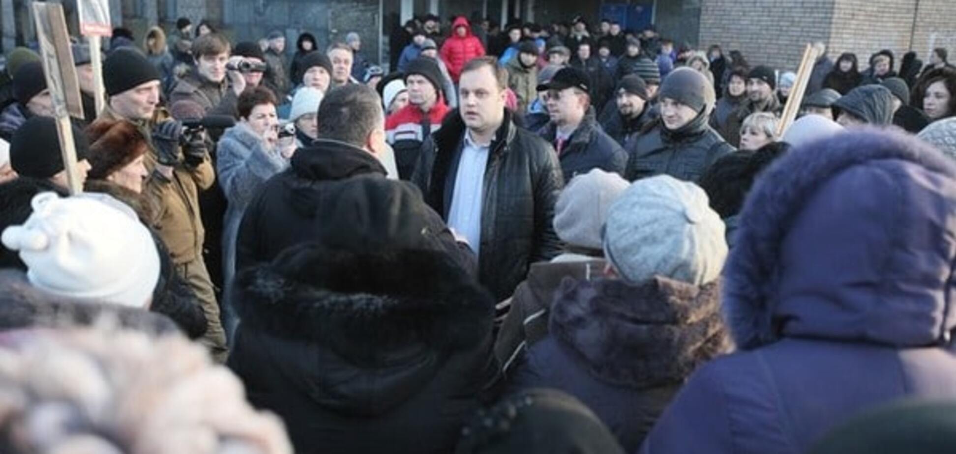 Новоиспеченному 'мэру' Губареву в Ясиноватой устроили 'теплую встречу'. Опубликованы фото