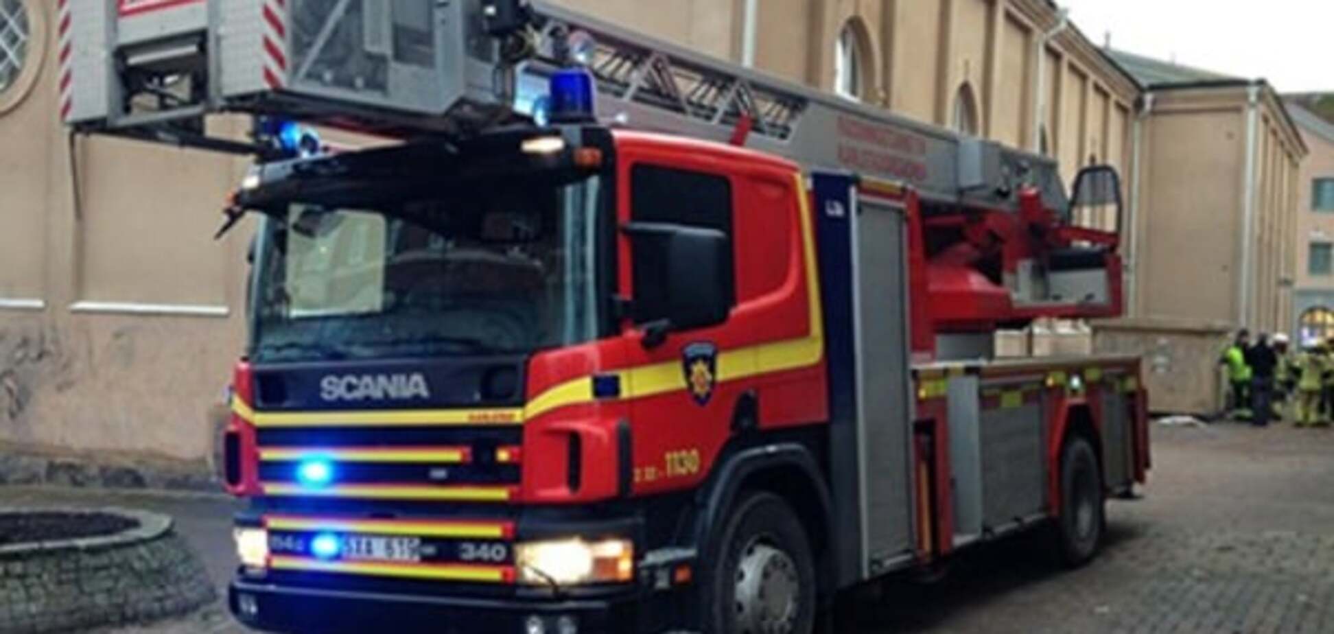 'Столб дыма прямо в небо': в Швеции рвануло в здании школы