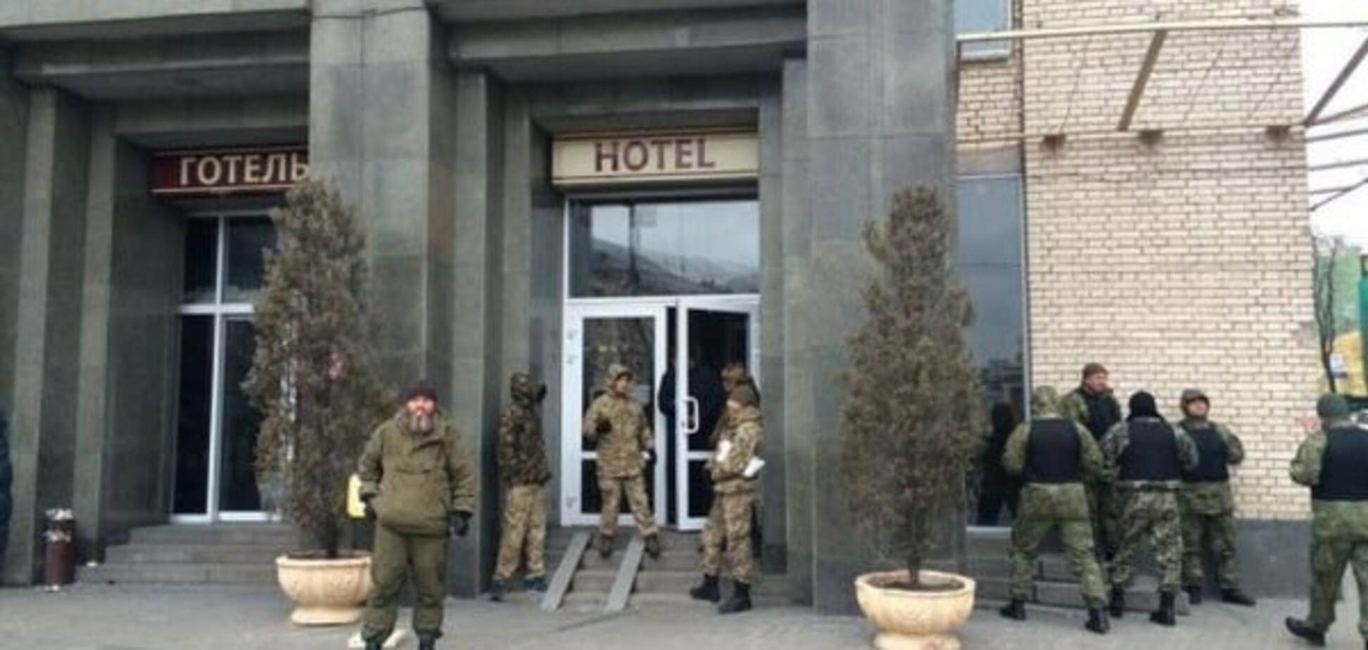 Люди, занявшие 'Козацький' на Майдане, выдвинули требования