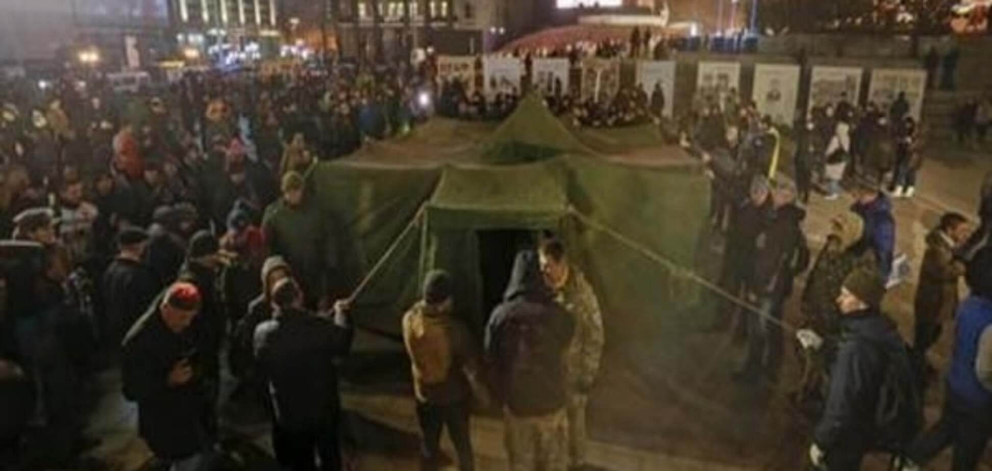 Протестувальники встановили на Майдані два намети