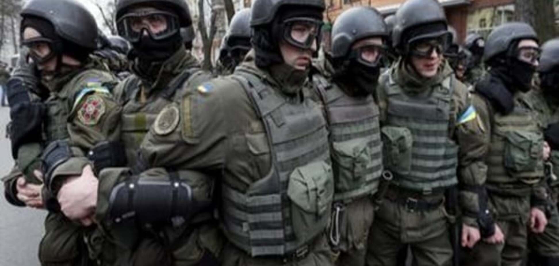 У Києві вчинено напади на офіс СКМ та відділення російських банків