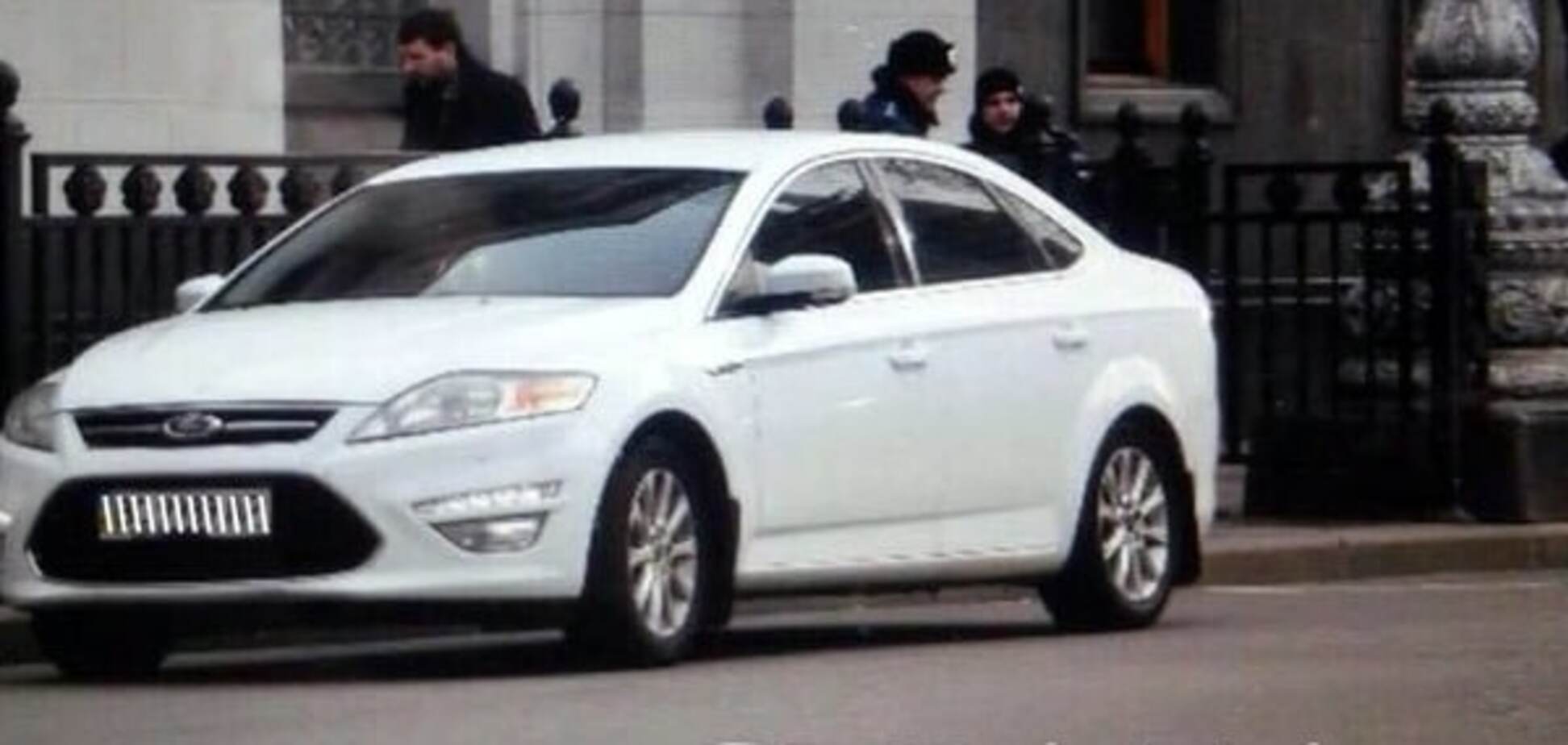 СМИ 'засекли' Парасюка на машине за 862 тыс. грн