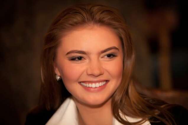 Интрига! Соцсети обсуждают замужество Алины Кабаевой: фотофакт