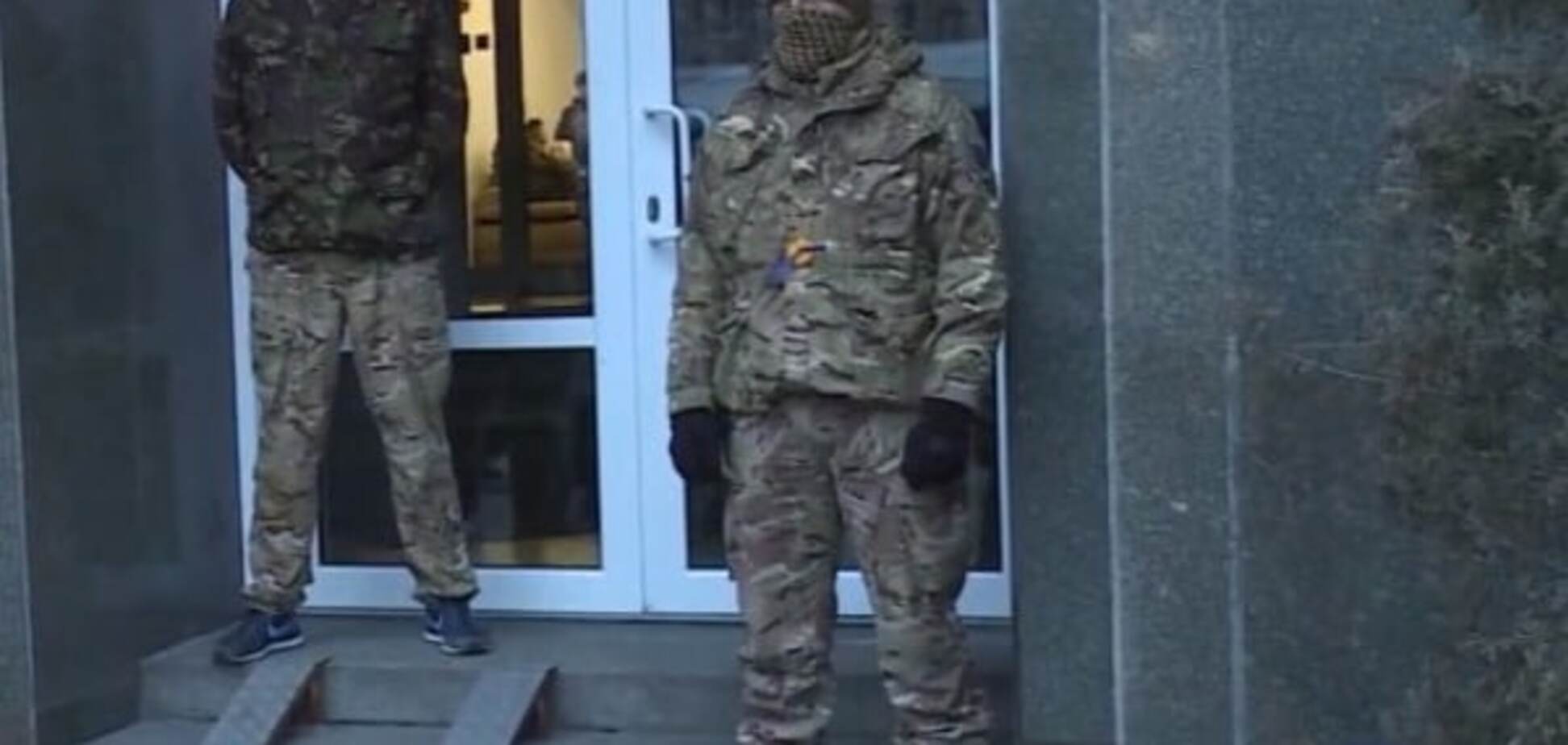 Захватившие 'Козацкий' активисты уточнили, когда покинут отель