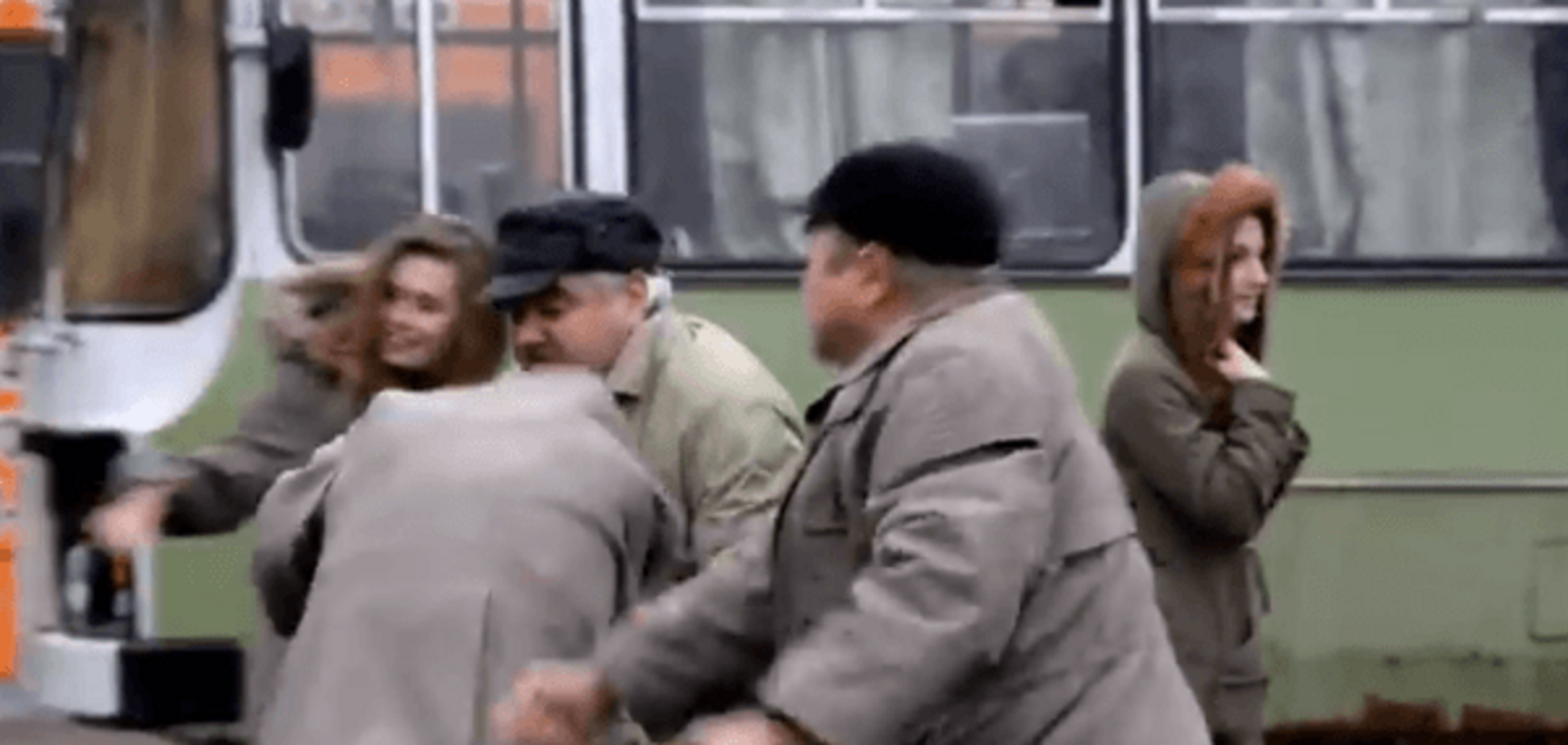 Видео года: во Львове старики-разбойники устроили драку под Гимн Украины