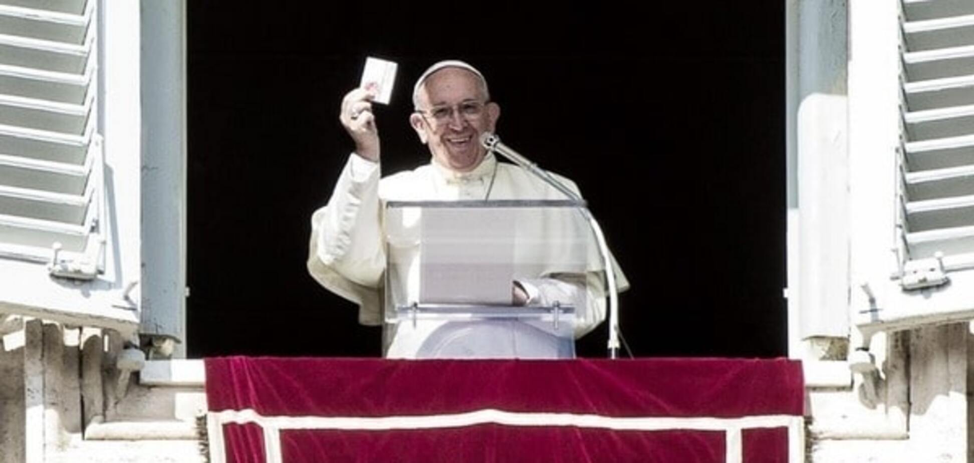 Ватиканська терапія: Папа Франциск роздав віруючим 'духовні ліки'