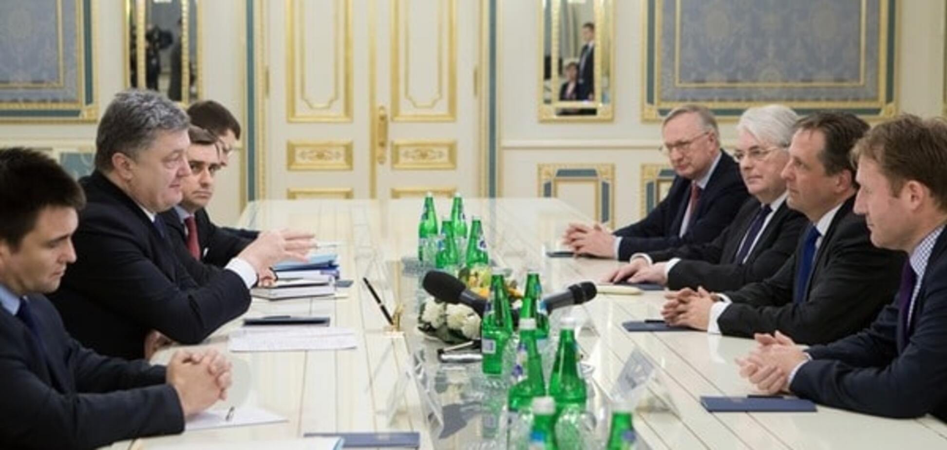 Порошенко рассказал европейским чиновникам о прогрессе Украины
