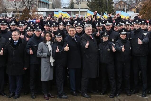 Порошенко показал, как стартовала новая полиция в Виннице: опубликованы фото и видео