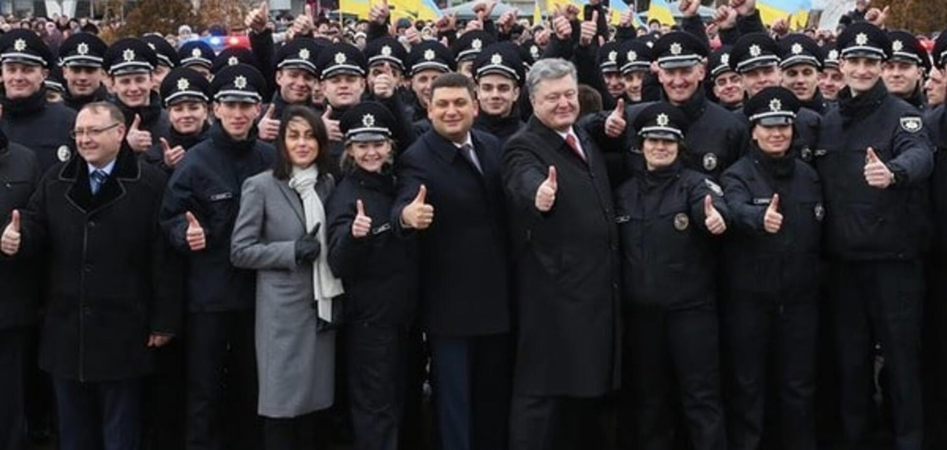 Порошенко показал, как стартовала новая полиция в Виннице: опубликованы фото и видео