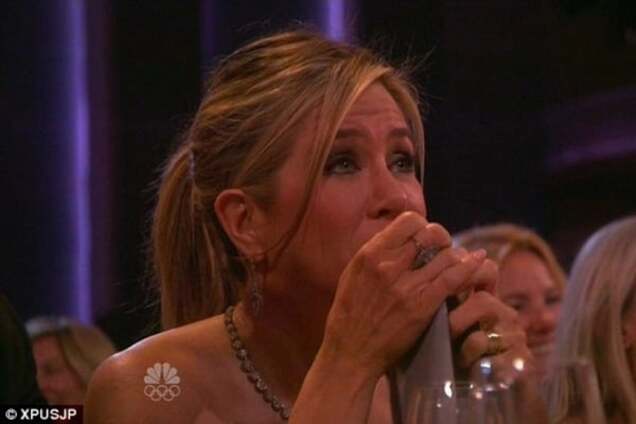 Дженнифер Энистон расплакалась на воссоединении актеров сериала 'Друзья'