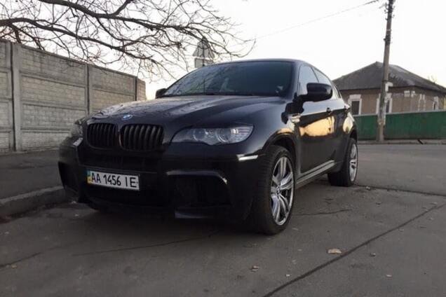 В Киеве с платной стоянки угнали BMW