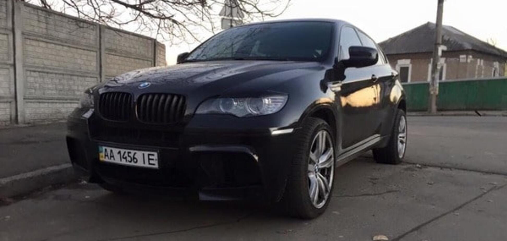 В Киеве с платной стоянки угнали BMW