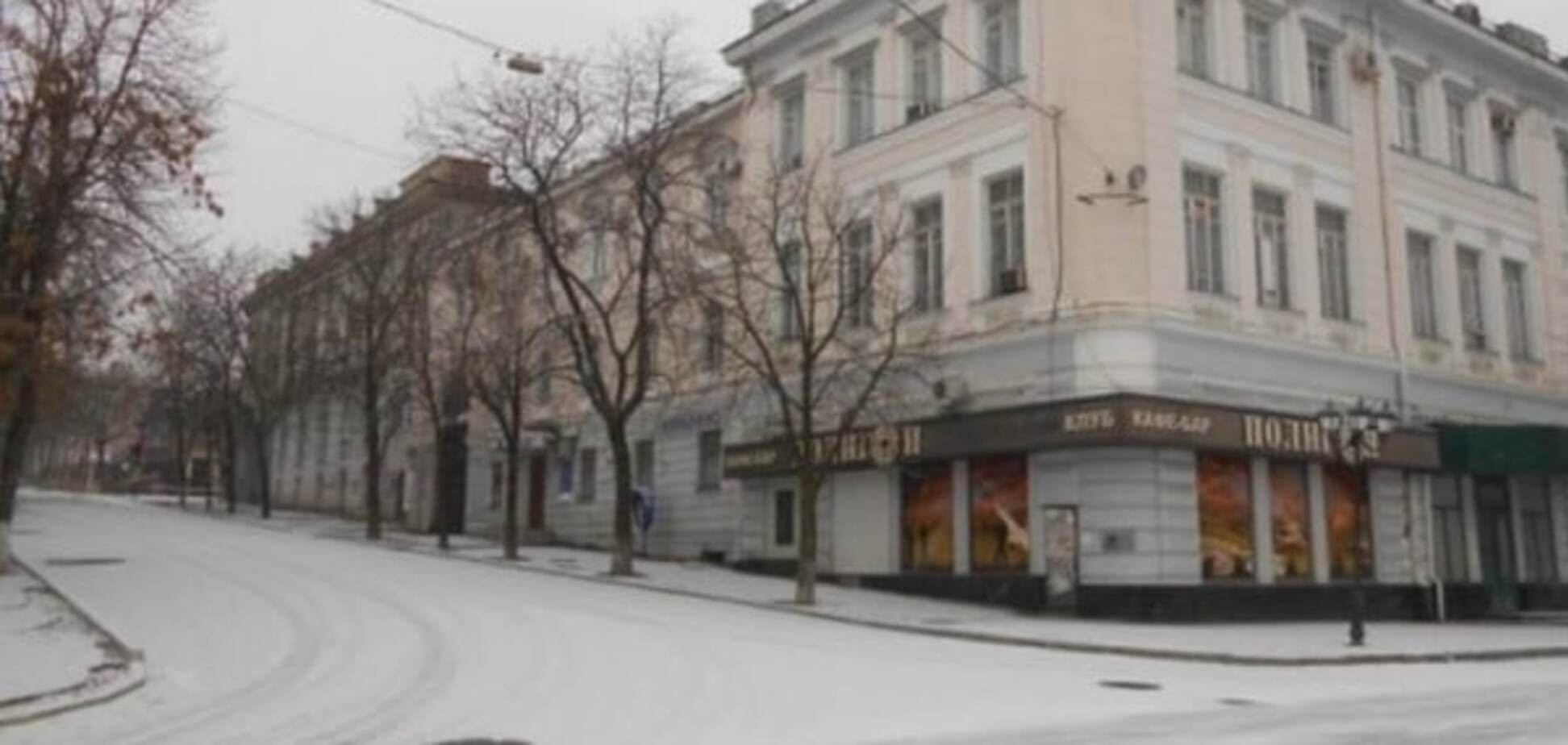 'Вымершие' улицы и заброшенные магазины: в сети появились фото оккупированного Луганска